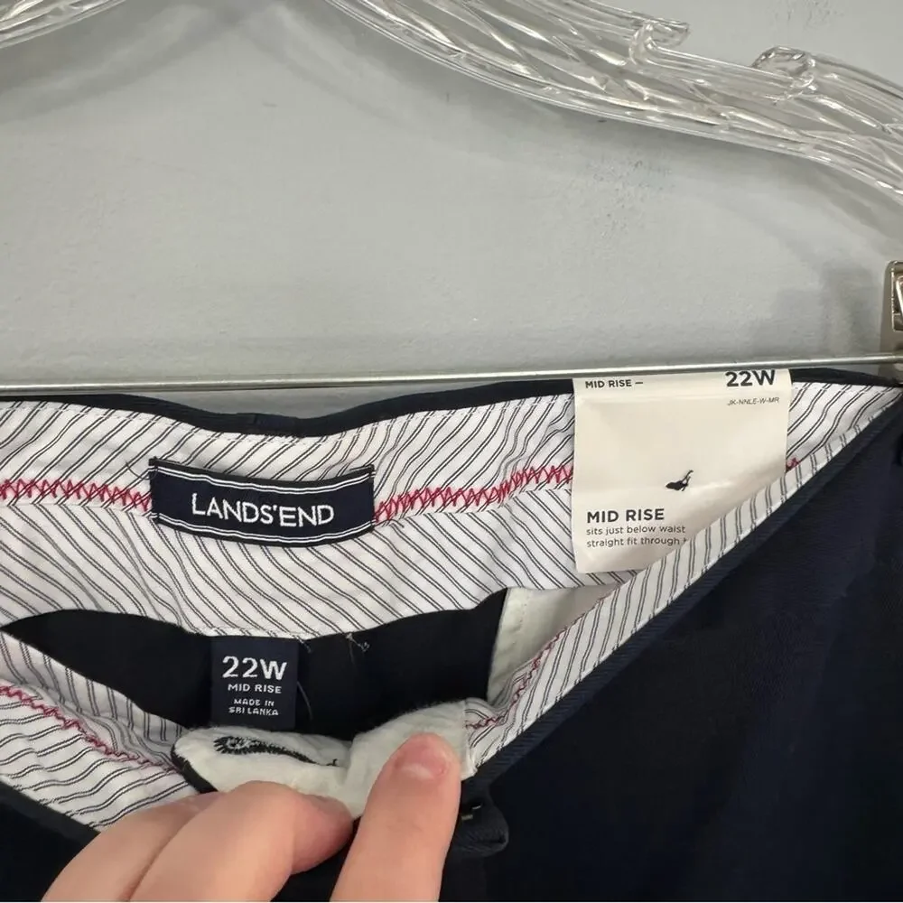 NWT Lands' End Women's Navy Dark Blue Chino Shorts Mid Rise Plus Size 22 W - Picture 4 of 9